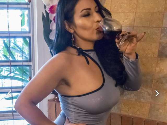 प्रोफ़ाइल की तस्वीर ScarlettElenor