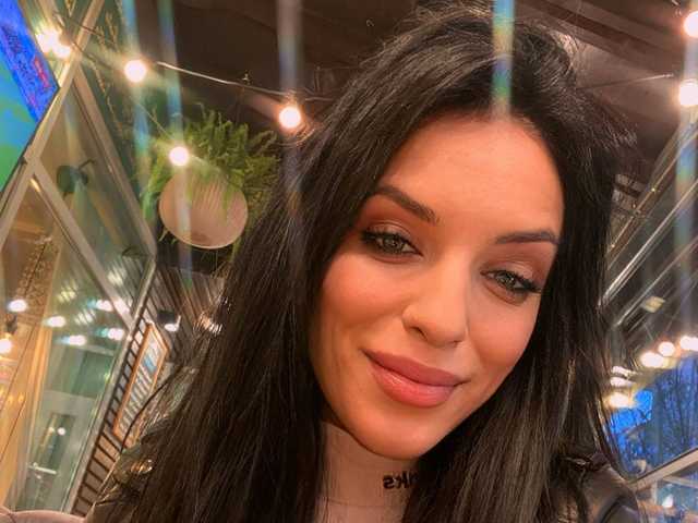 प्रोफ़ाइल की तस्वीर SelenaFaith