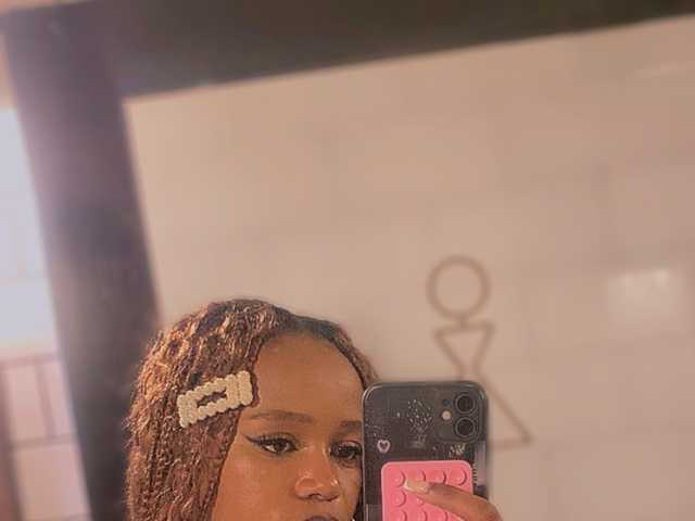 प्रोफ़ाइल की तस्वीर SexyBaddie