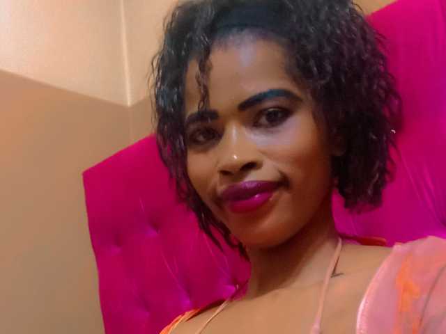 प्रोफ़ाइल की तस्वीर Sexyboobs97