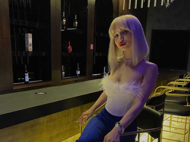 प्रोफ़ाइल की तस्वीर nicoleblonde