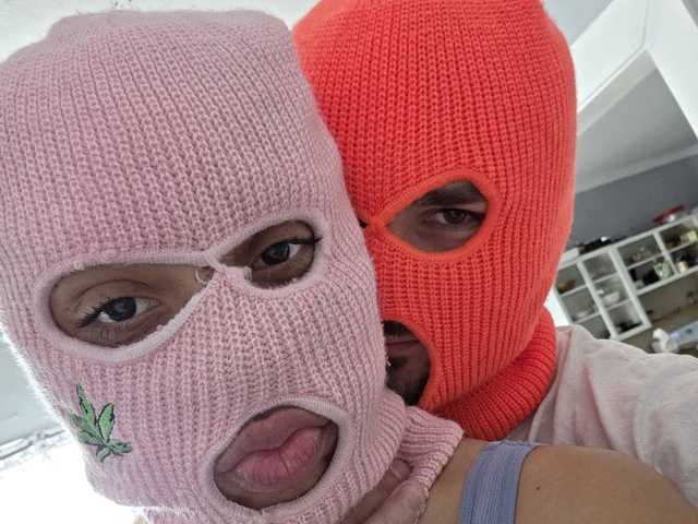प्रोफ़ाइल की तस्वीर Skimaskcouple891081