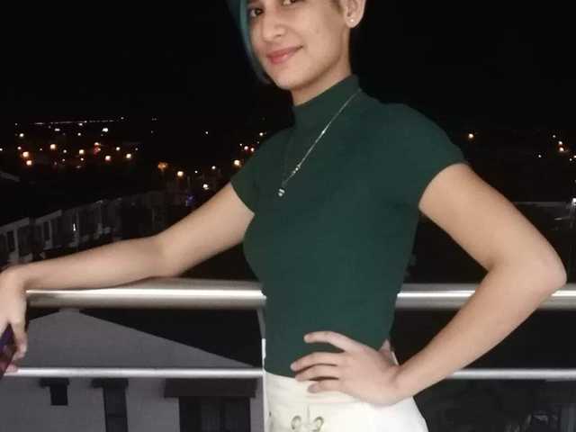 प्रोफ़ाइल की तस्वीर small-trinity