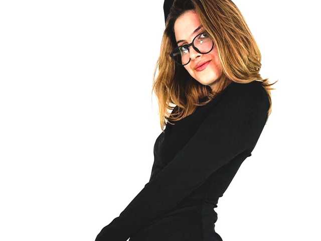 प्रोफ़ाइल की तस्वीर SophieDesire