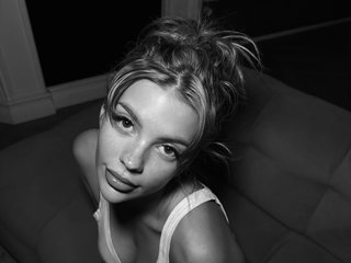 कामुक वीडियो चैट SophieFleurr