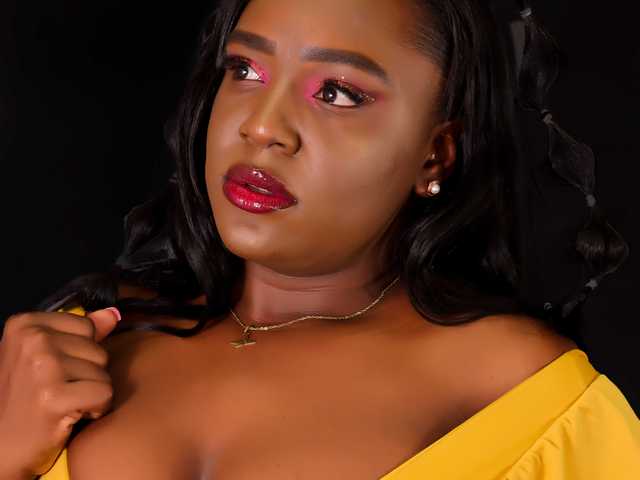 प्रोफ़ाइल की तस्वीर ssusy-ebony