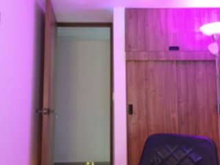 कामुक वीडियो चैट _MissJulia_