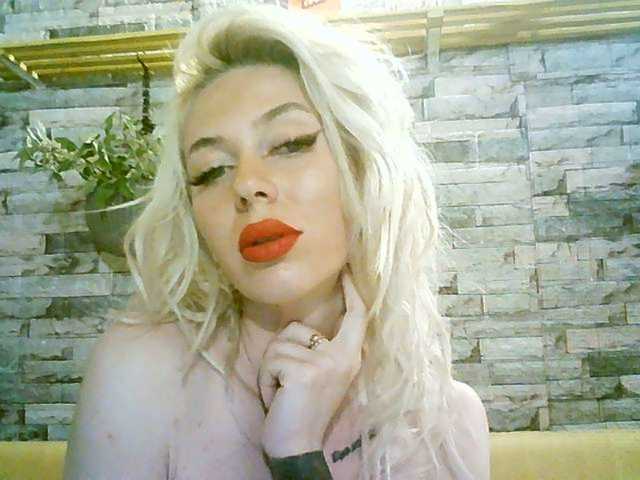 प्रोफ़ाइल की तस्वीर sweetyLuci