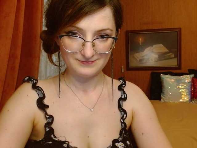 तस्वीरें tastyAriel Sweet and yet dang naughty ;) #innocentface #sweet #petite #glasses #fetish #natural #domina #teaser #cfmn #joi #cei #cbt #sph