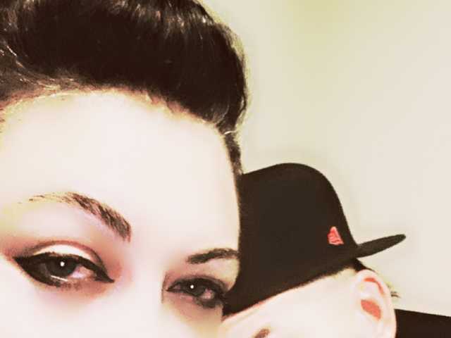 प्रोफ़ाइल की तस्वीर T-and-A-13