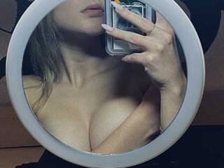 कामुक वीडियो चैट ThanderKiti