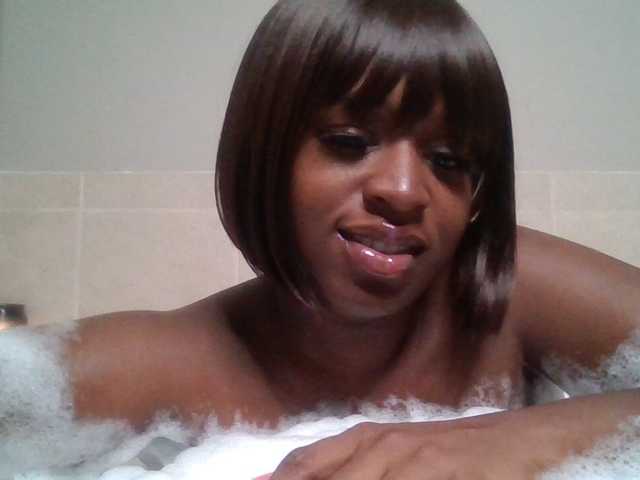 प्रोफ़ाइल की तस्वीर TheSexyWife-1