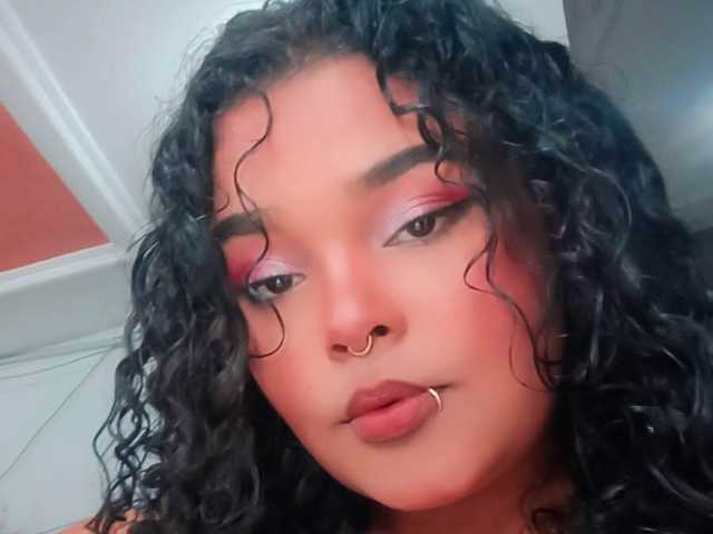 प्रोफ़ाइल की तस्वीर TinyZoe18