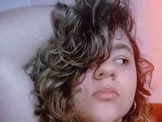 कामुक वीडियो चैट tuti-lii