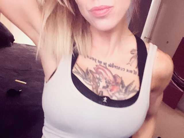 प्रोफ़ाइल की तस्वीर VeronicaRonnieTaylor