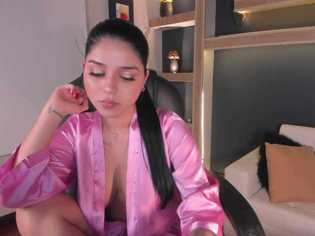 तस्वीरें VictoriaLeia beautiful latina with hot pussy for you to make her reach orgasm IG: Victoria_moodel♥ Striptease♥ @remain tks left