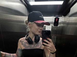 कामुक वीडियो चैट VivianRocks