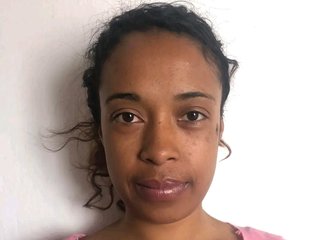 कामुक वीडियो चैट Vololonirina2