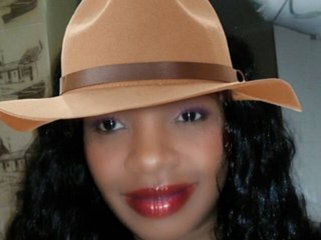 प्रोफ़ाइल की तस्वीर wetebony19800