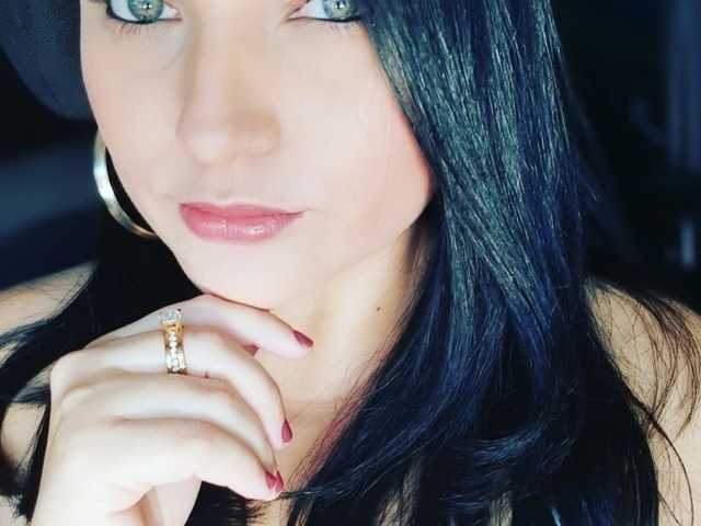 प्रोफ़ाइल की तस्वीर xDanyqueenx