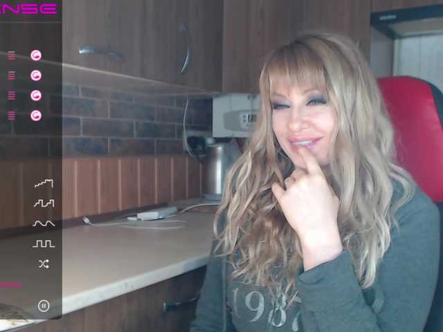 प्रसारण स्क्रीनशॉट RrredQueen