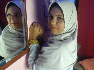 कामुक वीडियो चैट YaminaIssawi