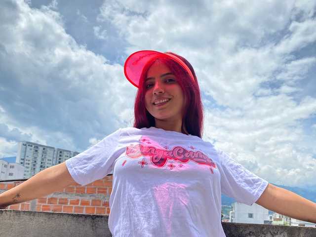 प्रोफ़ाइल की तस्वीर zoe-cortez